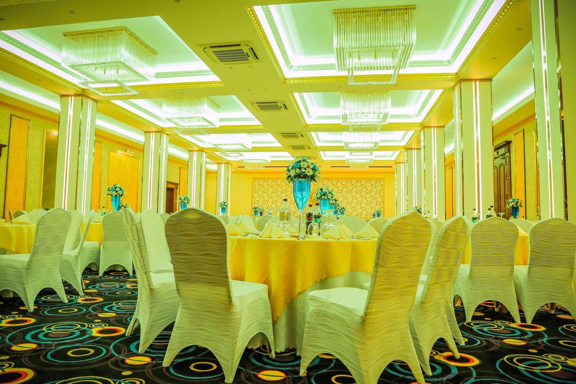 Aurora Banquet And Hotel Chilaw Exterior photo